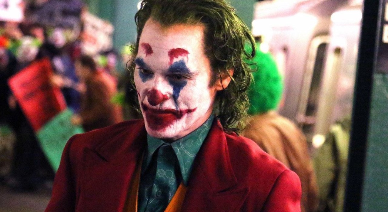 Coringa ganha classificação indicativa para adultos e confirma revelação do diretor Todd Phillips