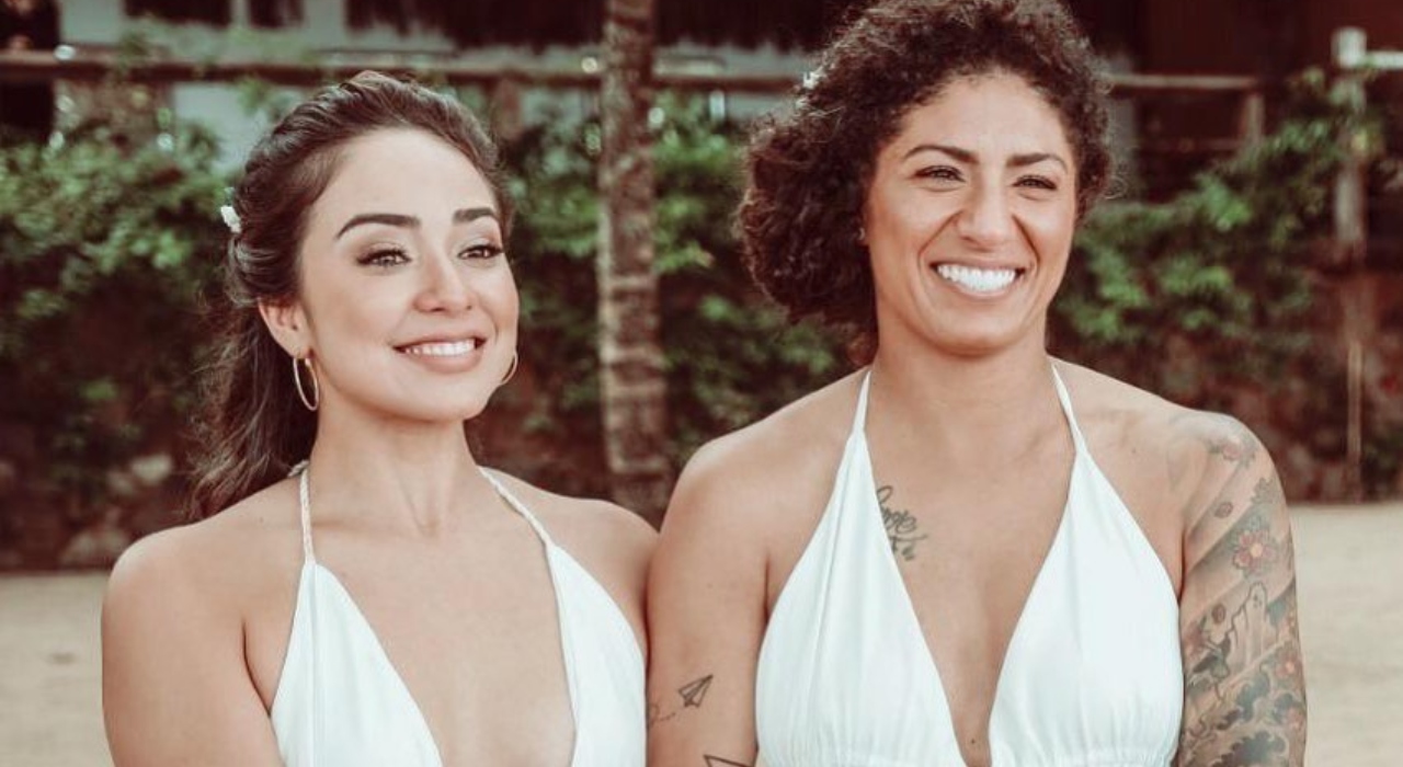 Jogadora Cris Rozeira se casa com advogada em cerimônia intimista: “Realizamos um sonho”