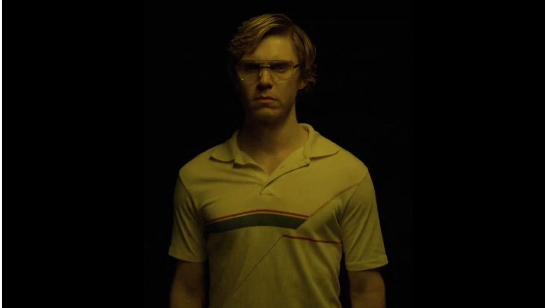 “Dahmer: Um Canibal Americano”: Evan Peters surge assustador no papel do serial killer em trailer da série; confira