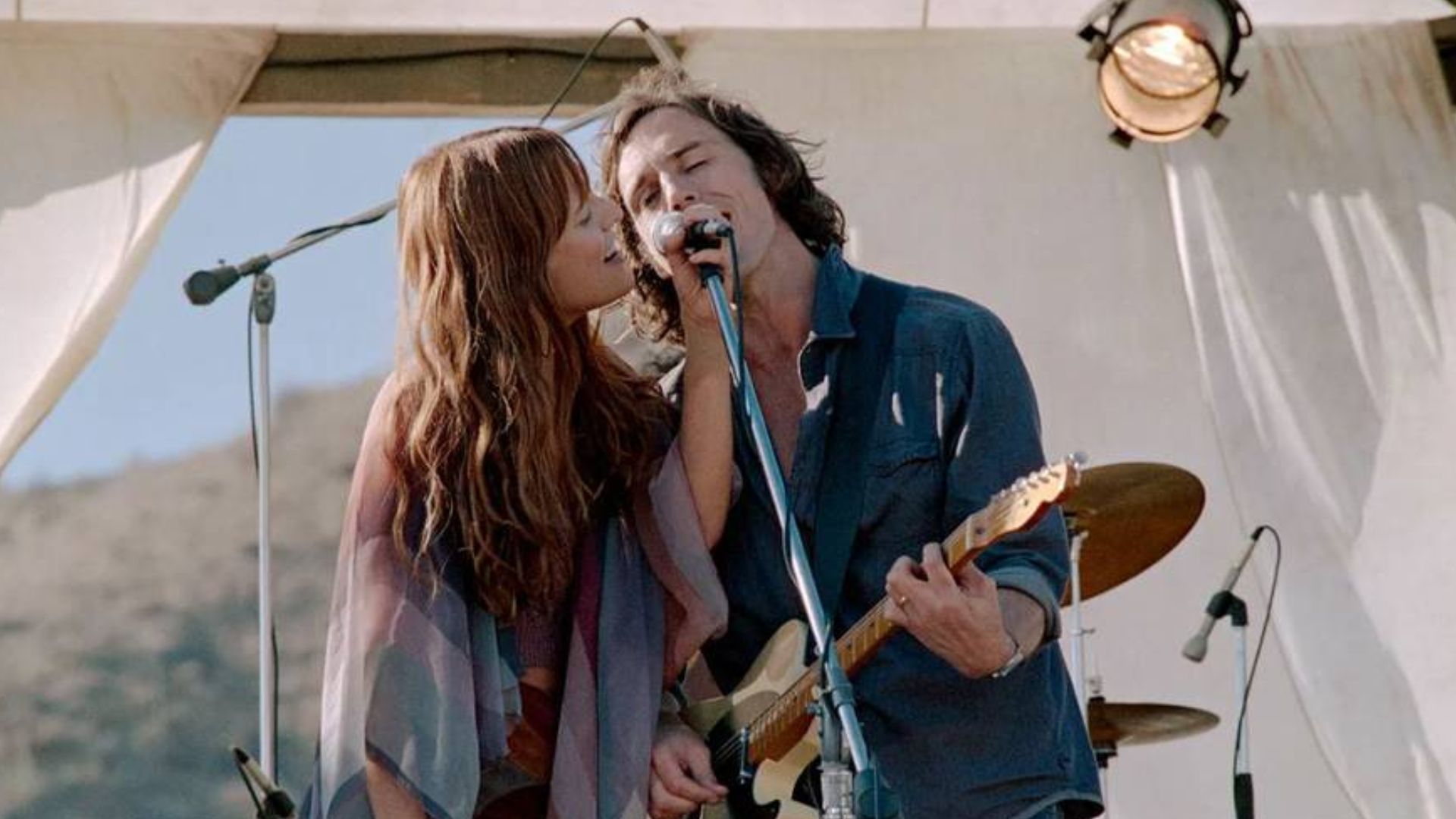 “Daisy Jones & The Six”: Música e romance embalam trailer oficial da série; assista