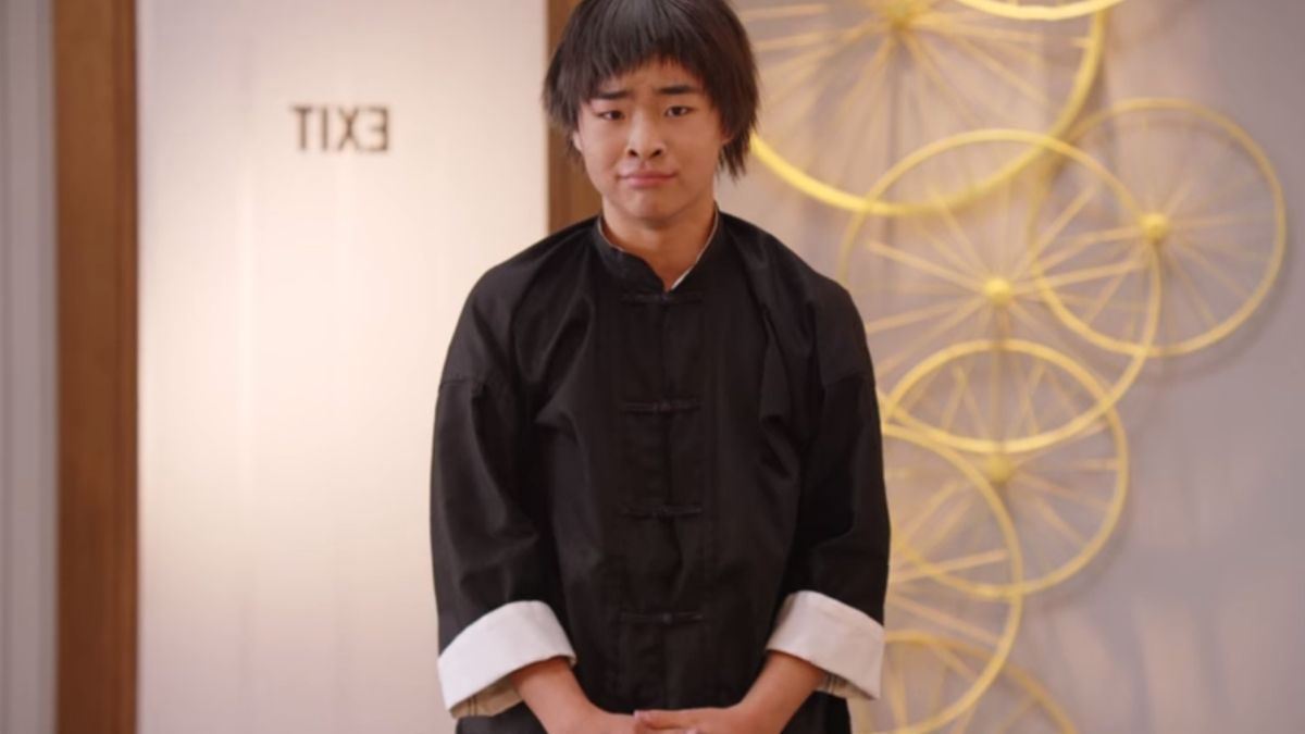 Sabia que um dos astros de “Shang-Chi” já viveu Bruce Lee em uma série?
