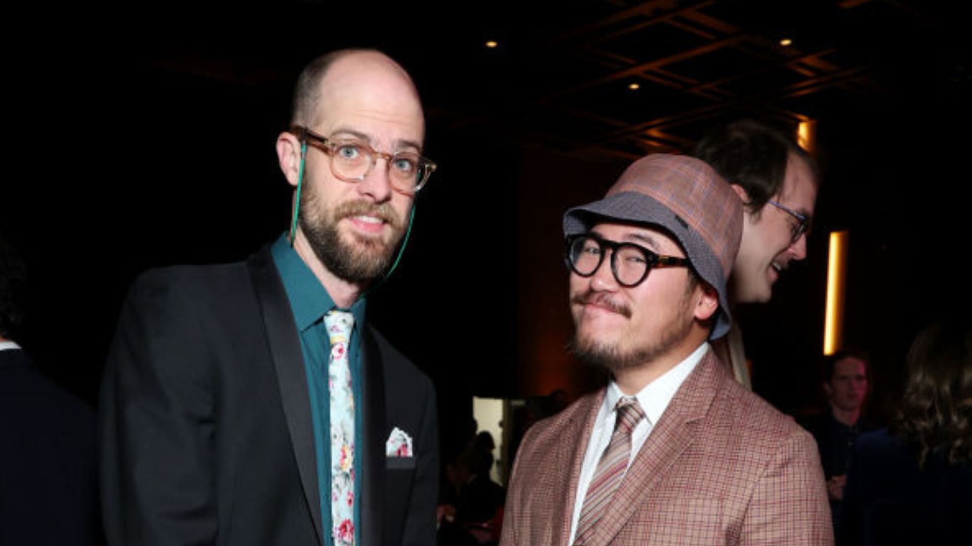Oscar 2023: Daniel Kwan e Daniel Scheinert vencem a estatueta de Melhor Direção