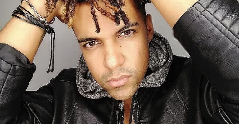 Tio do cantor D’Black é encontrado morto em casa