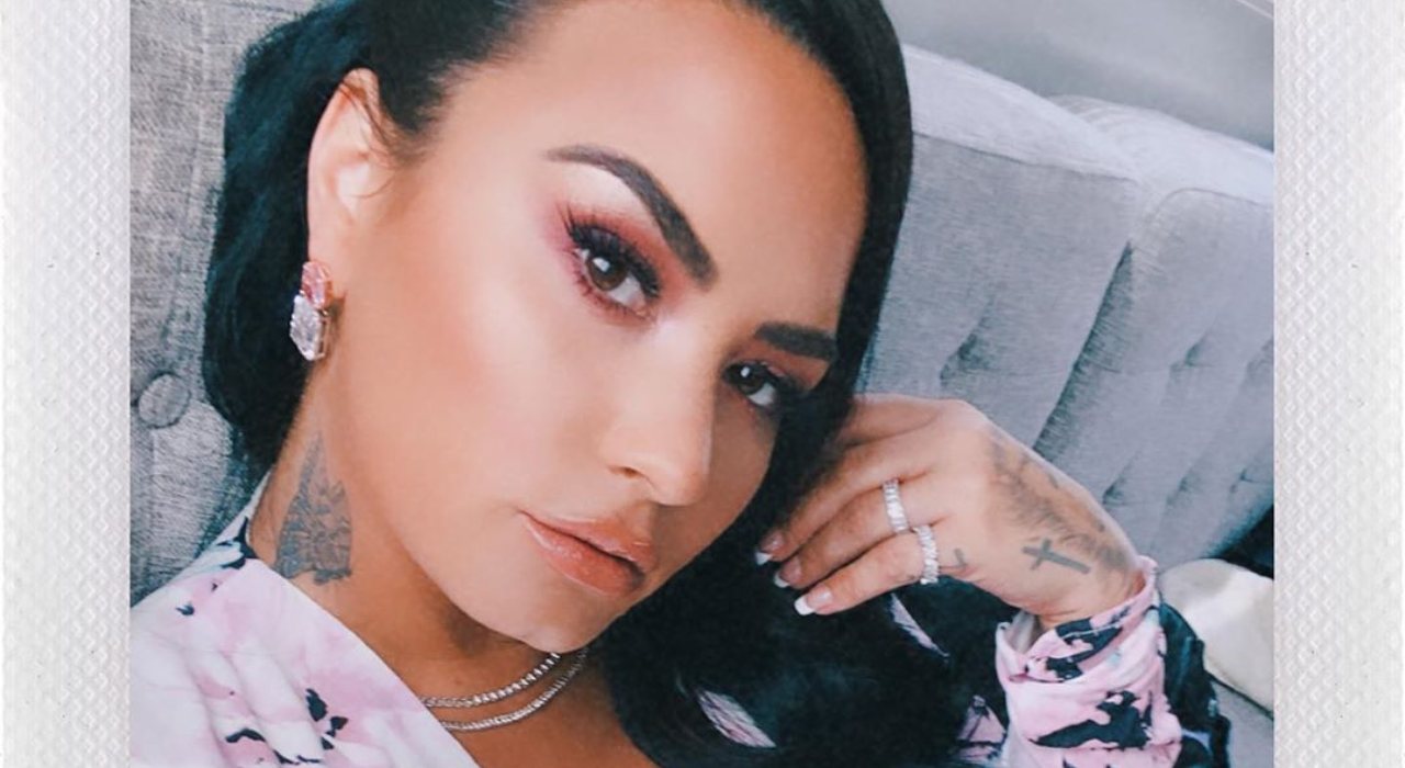Demi Lovato revela que descobriu ser bissexual após assistir filme