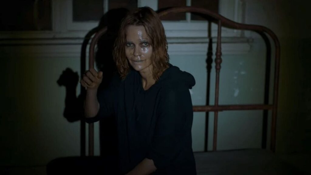 Mãe e filha lidam com forças sobrenaturais no novo trailer de “Demonic”