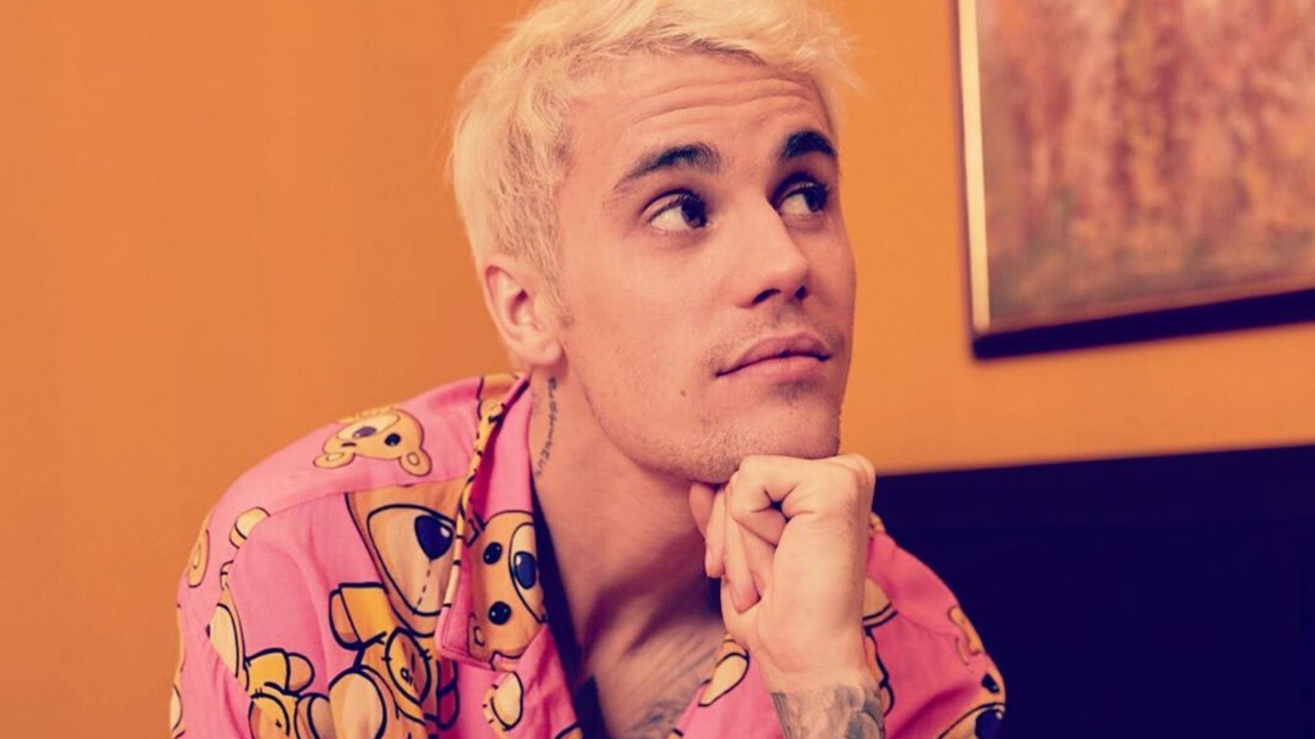 Fãs acreditam que nova tatuagem de Justin Bieber seja uma dica para o nome do seu novo álbum