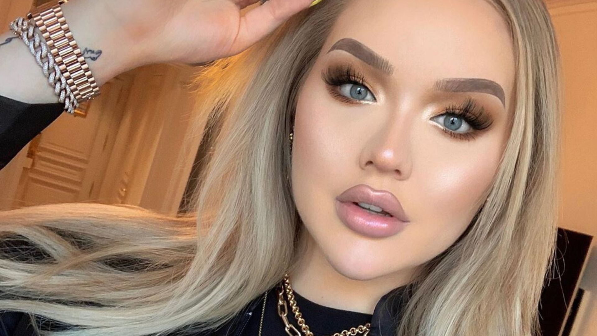 YouTuber impressiona ao revelar ser transgênero: “Não sei se vão me aceitar, me odiar”