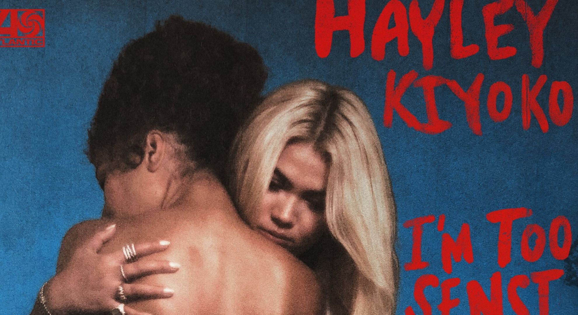 Hayley Kiyoko canta querer beijar a namorada em publico em novo single, L.O.V.E. Me; ouça