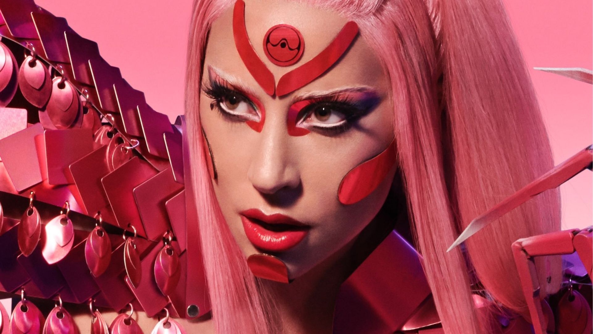 Lady Gaga anuncia lançamento oficial do clipe Stupid Love