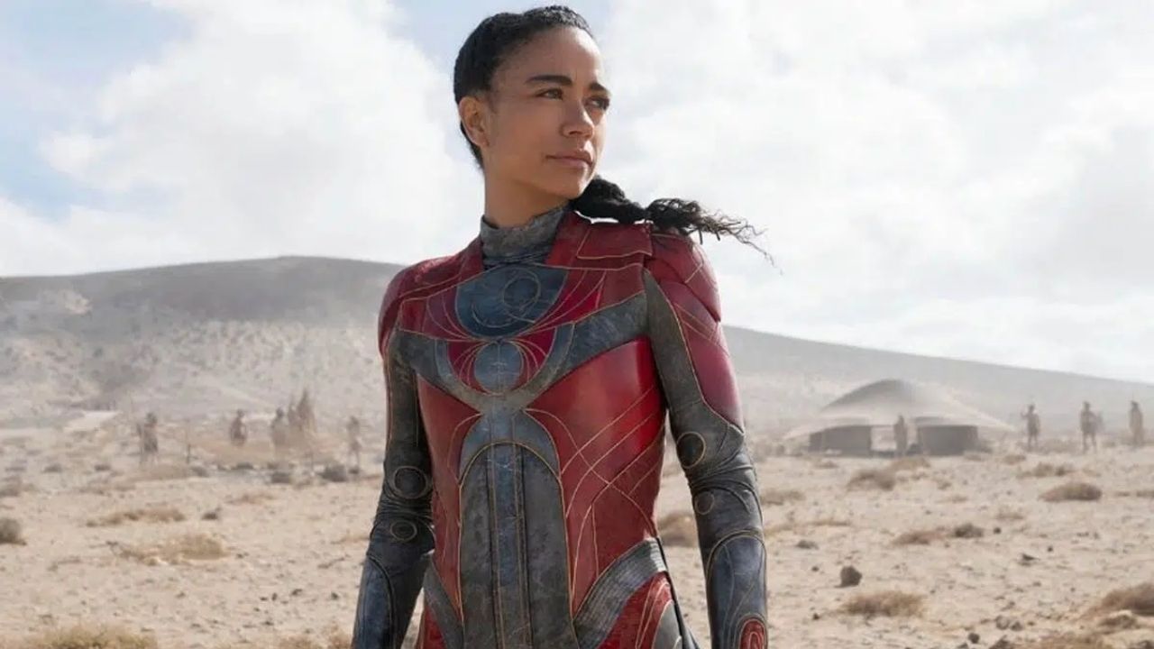 Atriz de “Eternos” fala sobre normalização de legenda nos cinemas após o filme