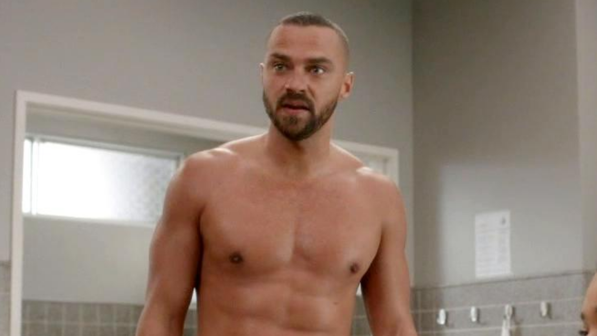 Jesse Williams, de “Grey’s Anatomy”, aparece completamente nu em imagens vazadas