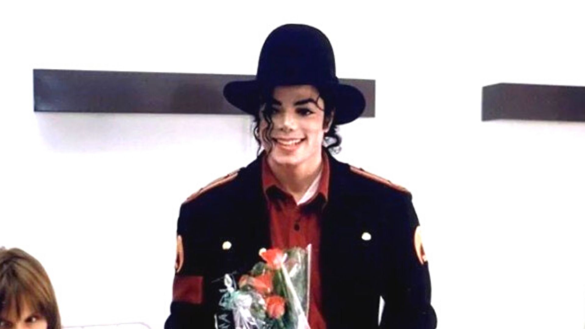 Meias usadas por Michael Jackson no primeiro moonwalk podem ser leiloadas por até 2 milhões de dólares