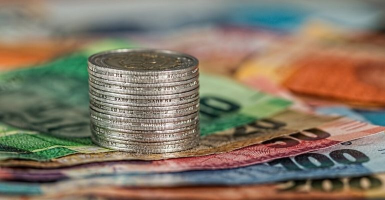 Aposentada se espanta ao encontrar cerca de R$ 45 milhões em sua conta bancária