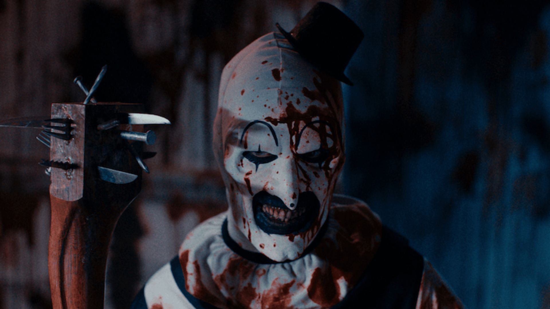 Diretor compartilha vídeo de bastidores da criação dos efeitos práticos de “Terrifier 2”; assista