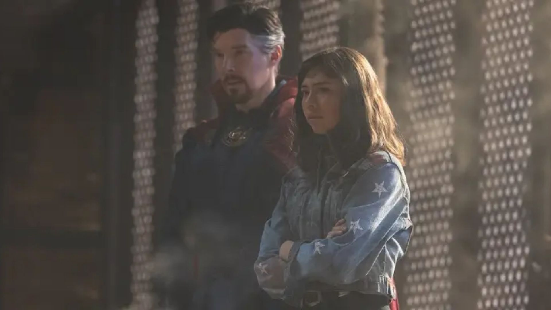 “Doutor Estranho 2”: Benedict Cumberbatch comenta censura de America Chavez e mais polêmicas