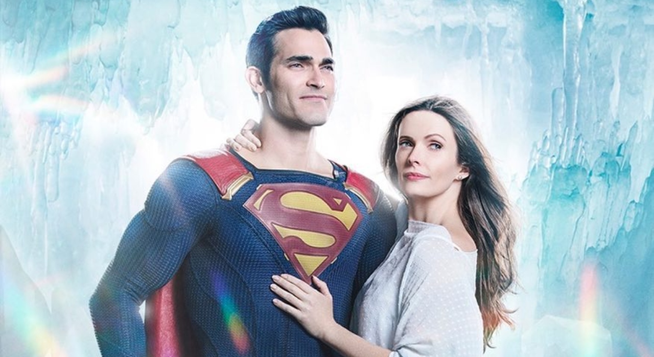 Elizabeth Tulloch compartilha foto de Tom Welling e Tyler Hoechlin nos bastidores de Crise Nas Infinitas Terras