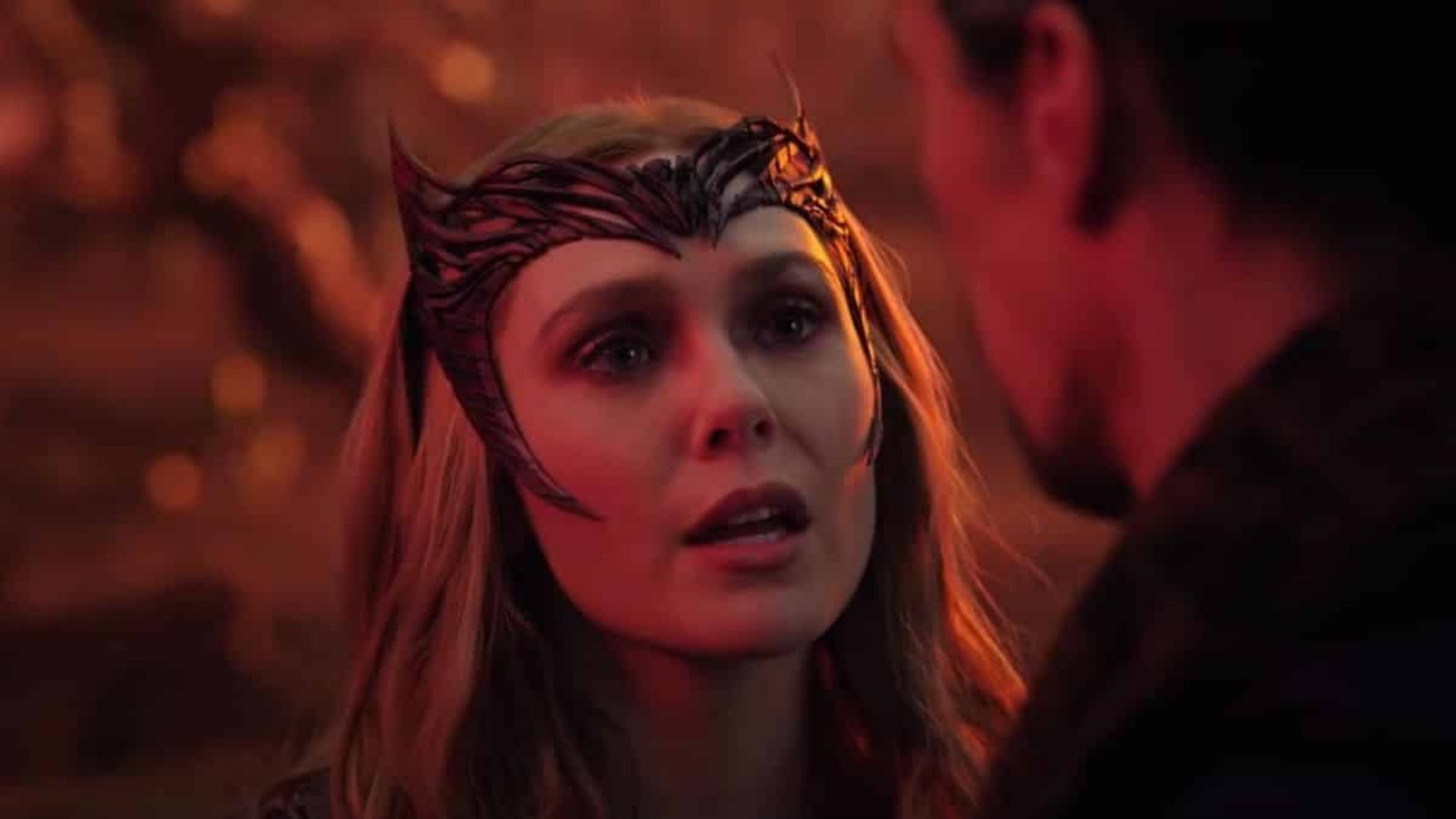 Elizabeth Olsen fala sobre interpretação sombria de Wanda em “Doutor Estranho 2”