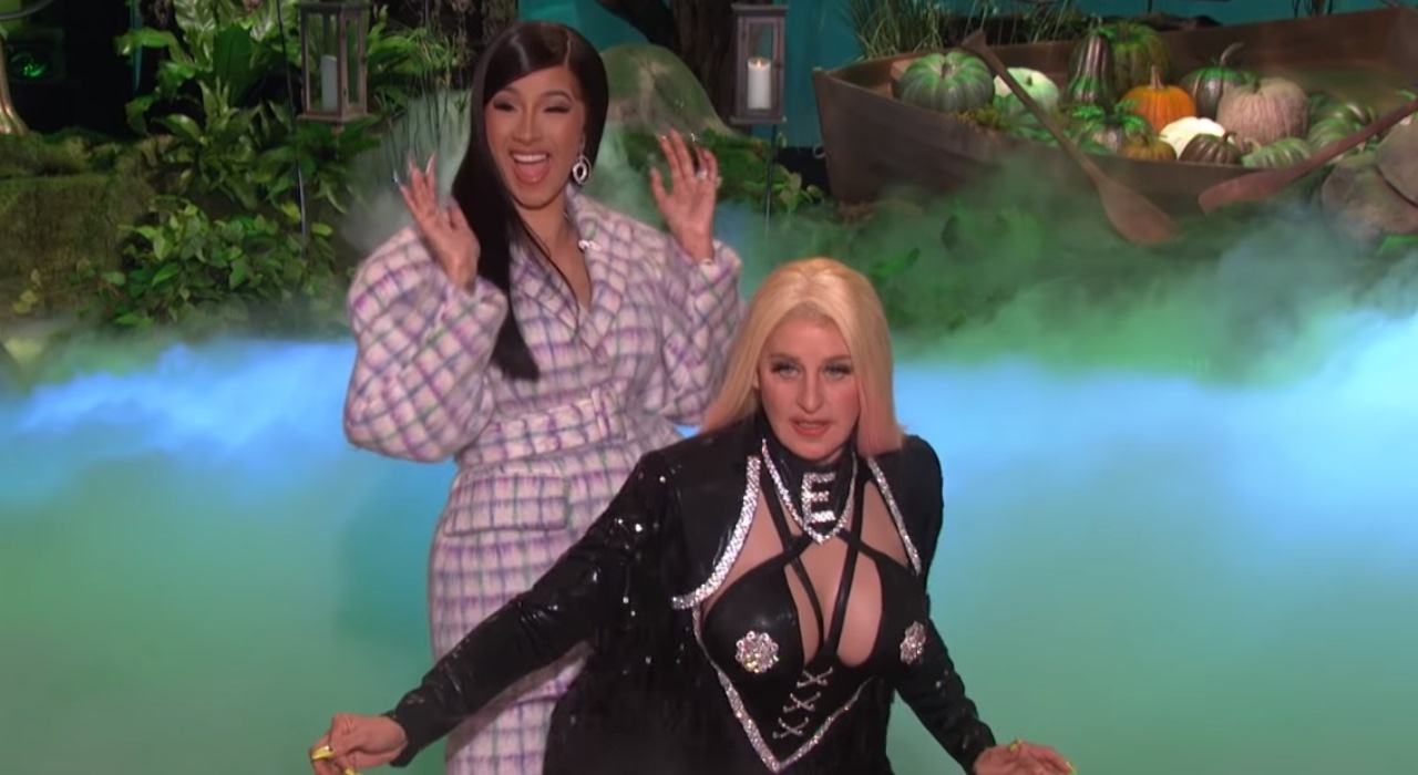 Ellen DeGeneres se veste de Cardi B e faz twerk com a rapper