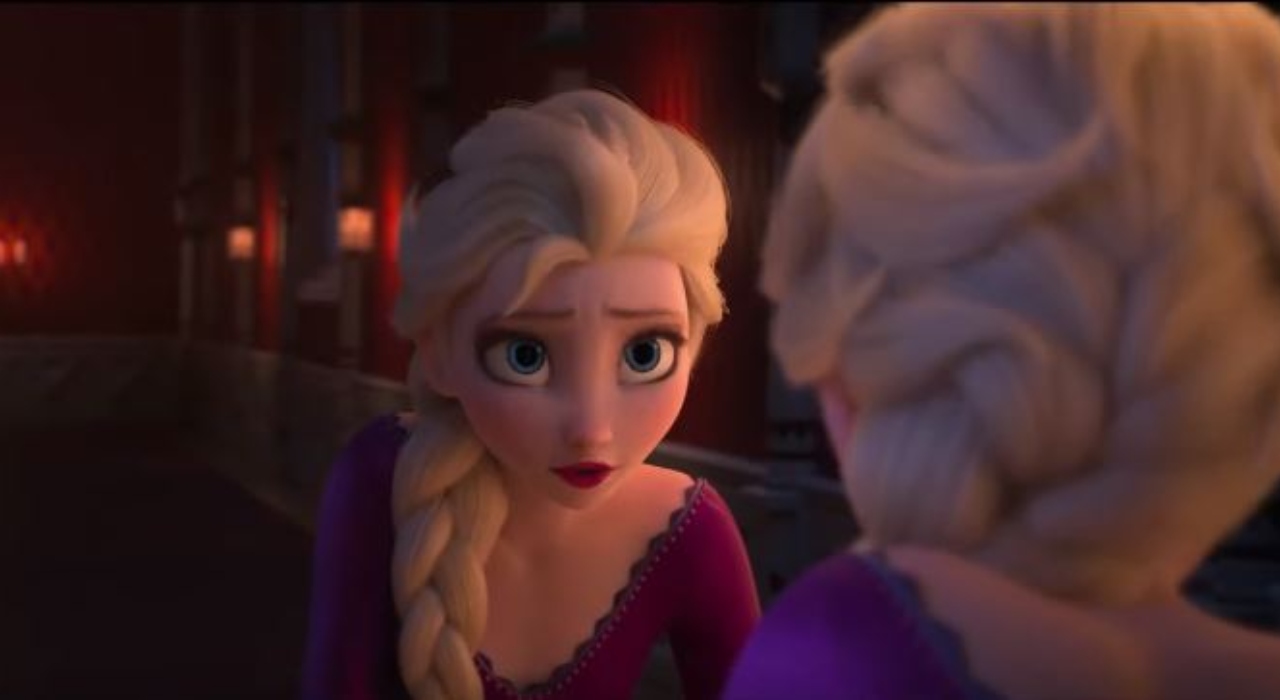 Elsa tenta ignorar chamado misterioso em clipe de Into the Unknown, música tema de Frozen 2