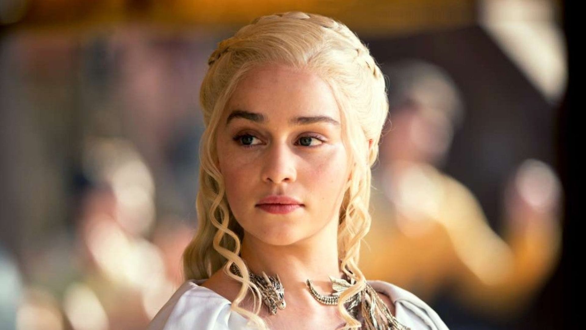 Emilia Clarke, de “Game of Thrones”, diz que perdeu parte do cérebro após sofrer dois aneurismas