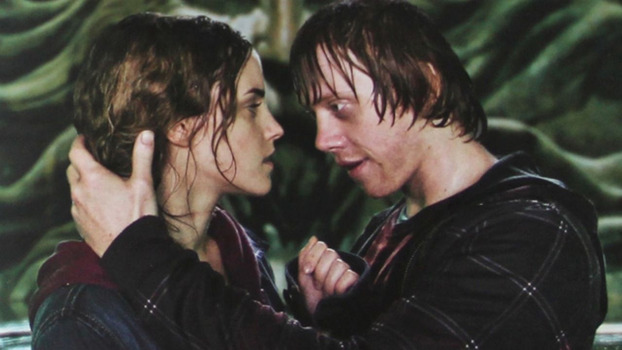 Emma Watson reage a beijo de Hermione e Ronny em especial “Harry Potter”: “Foi horripilante!”
