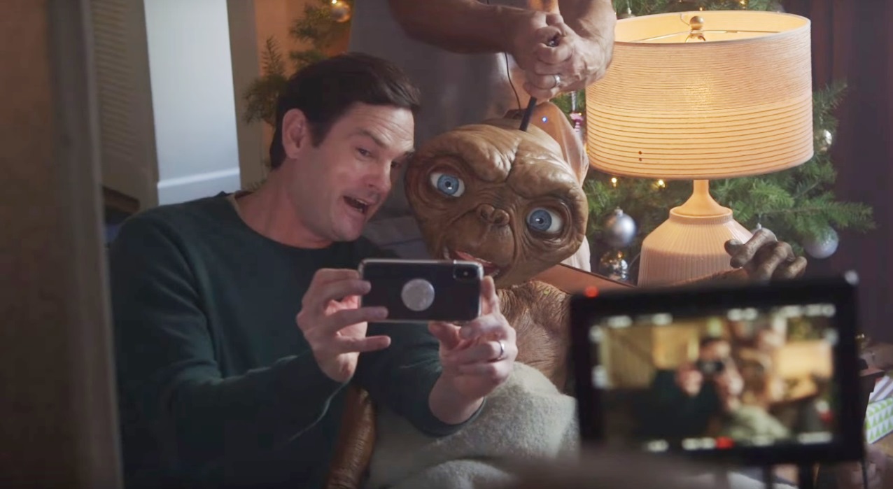 Depois de comercial emocionante, bastidores da reunião entre E.T e Eliott é liberado no YouTube