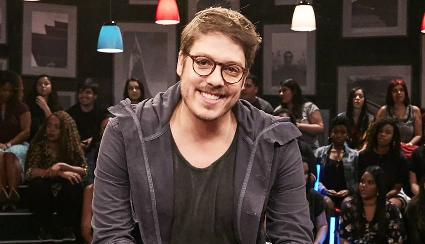 Fábio Porchat defende que façam piadas preconceituosas apesar de não concordar: “Tem um público”