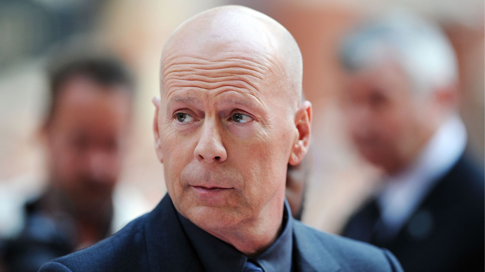 Família de Bruce Willis informa que o ator foi diagnosticado com demência frontotemporal