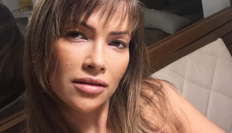 Ex-BBB Fani Pacheco relembra clima quente em ensaio nu com Natália: “Ia ficar um pornô”