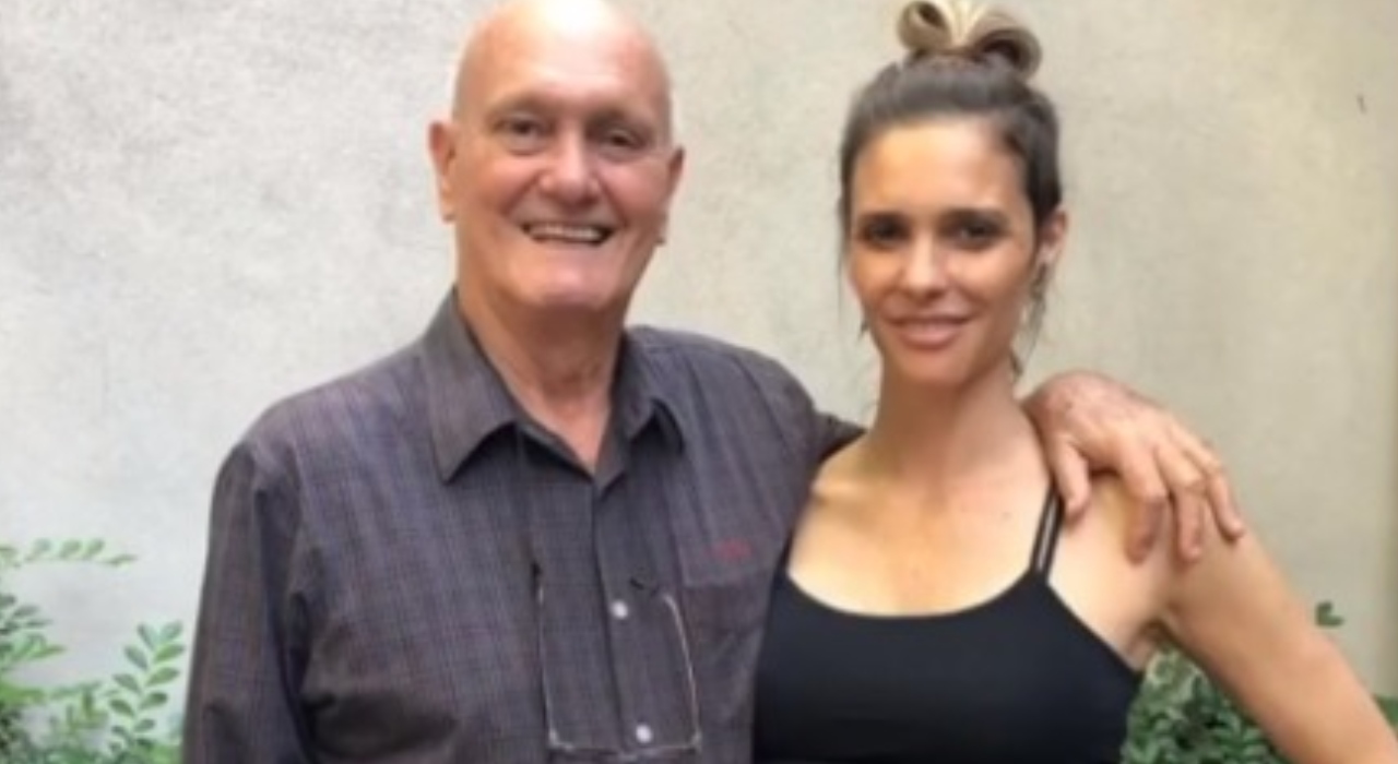 Atriz Fernanda Lima anuncia morte do pai internado há três meses