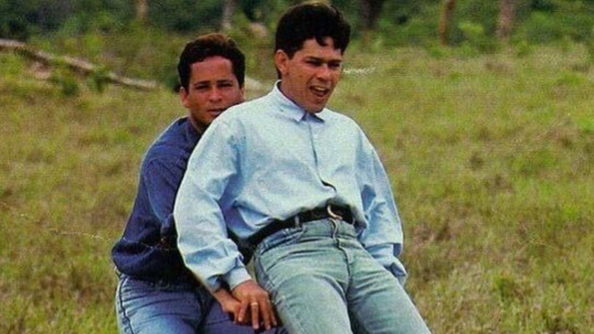 Filme sobre a vida de Leandro e Leonardo escala diretor, segundo jornalista