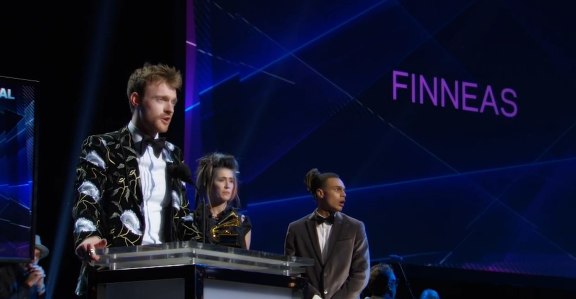 Vencedor do Grammy de Produtor do Ano, Finneas homenageia Billie Eilish em discurso: “Esse prêmio pertence a ela”