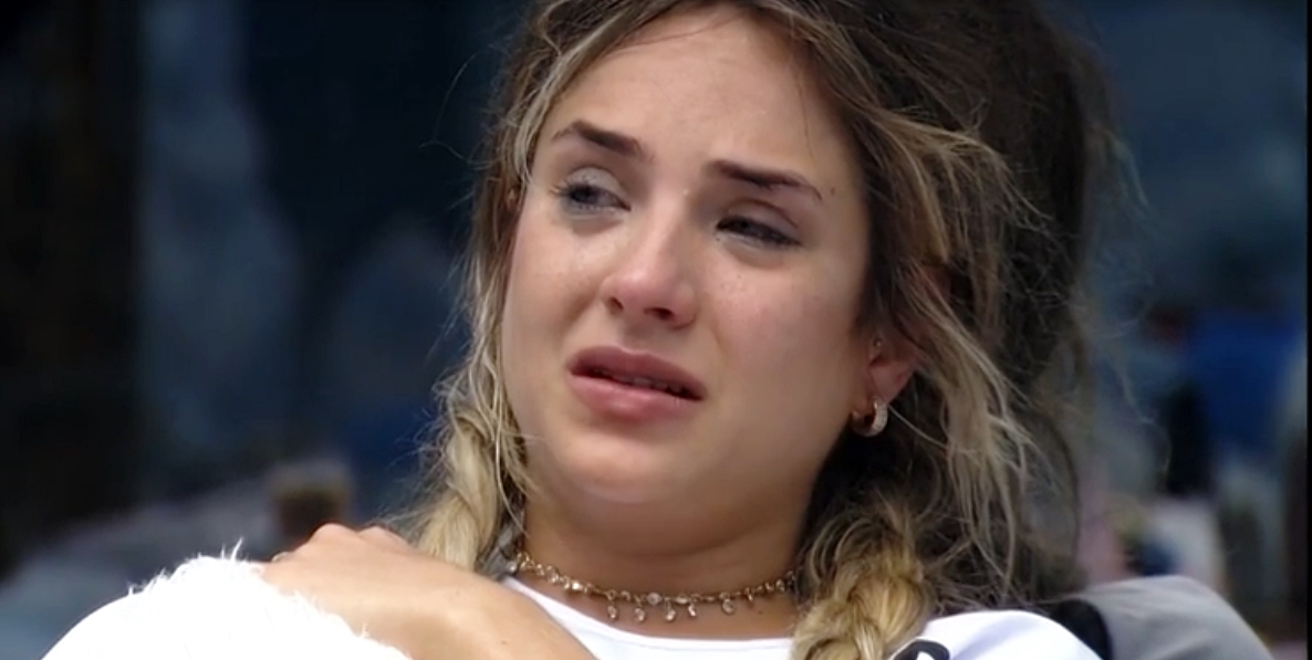 BBB20: No primeiro dia de namoro com Guilherme, Gabi chora e confessa não saber lidar com Bianca Andrade