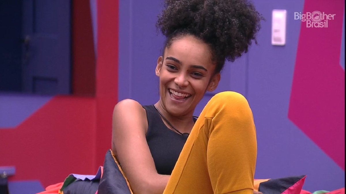 Gabi Hebling, ex-participante do BBB, revela torcida por Thelma