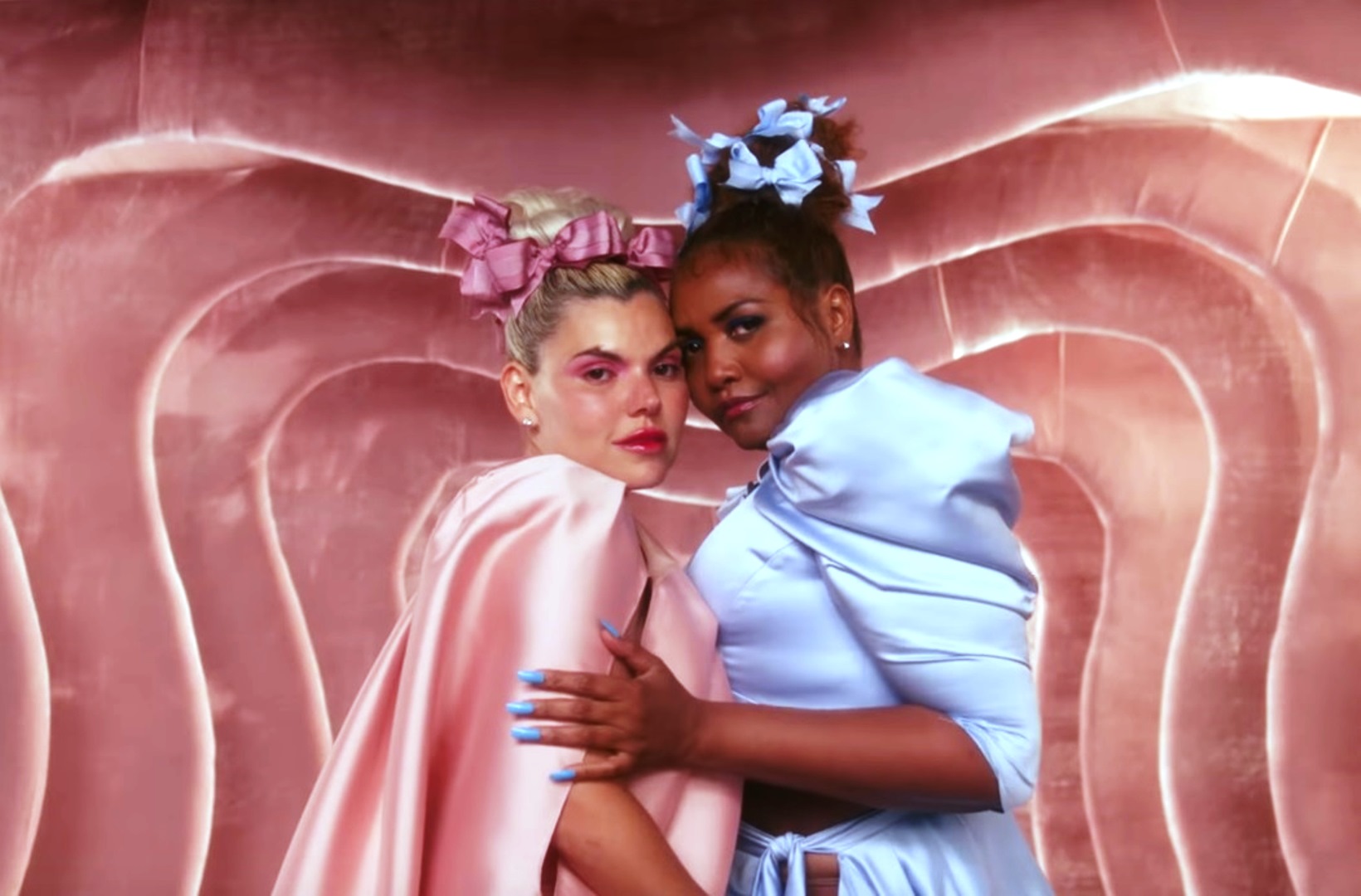 Gaby Amarantos e Duda Beat falam sobre a sexualidade feminina em Xanalá; confira