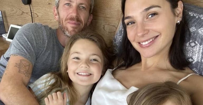 Gal Gadot, a Mulher-Maravilha, está grávida do terceiro filho