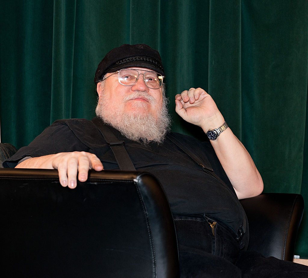 George R. R. Martin atualiza fãs sobre sexto livro de “Game of Thrones”: “Escrevi centenas de páginas”