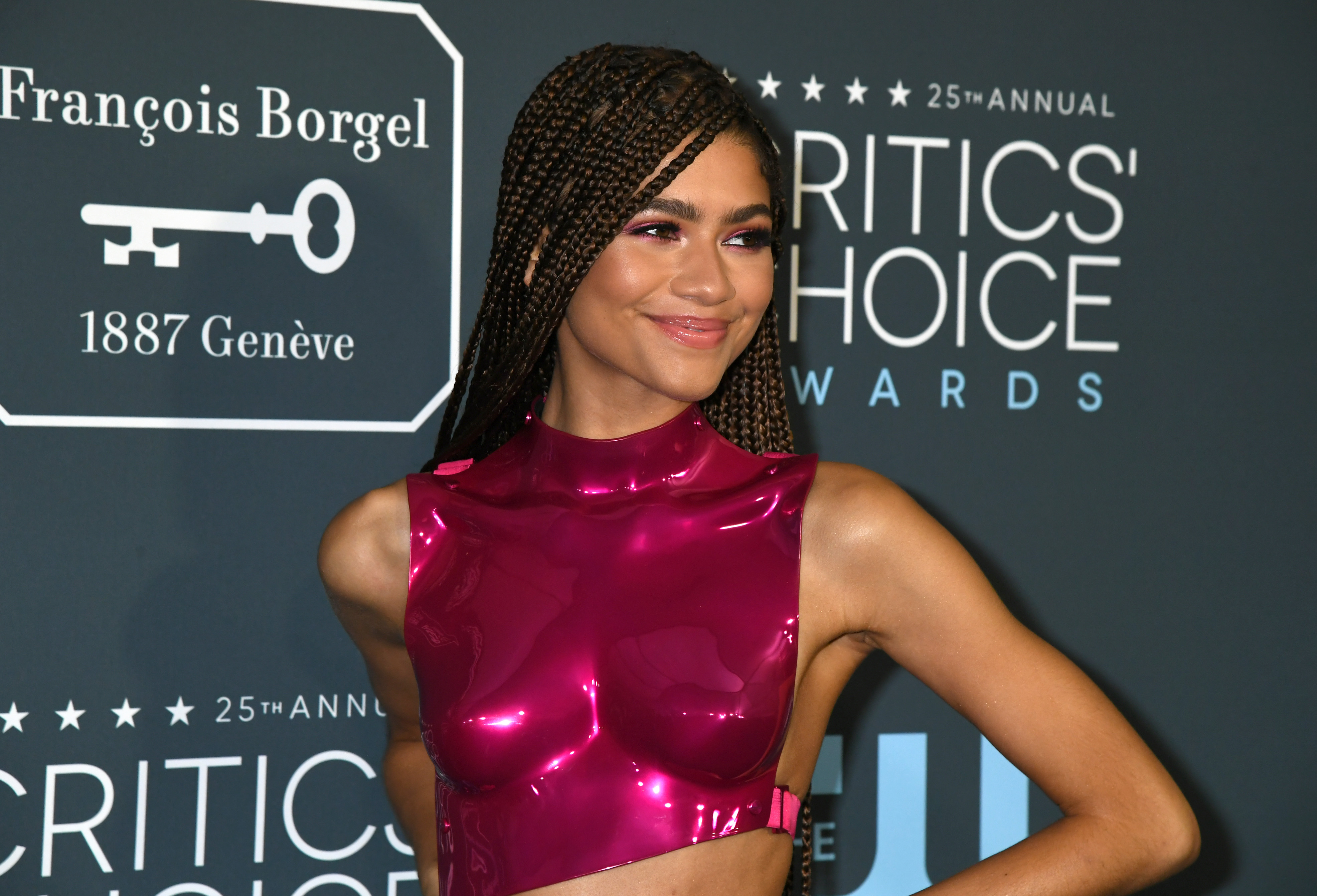 Indicada por Euphoria, roupa de Zendaya no Critics’ Choice Awards chama atenção de usuários nas redes