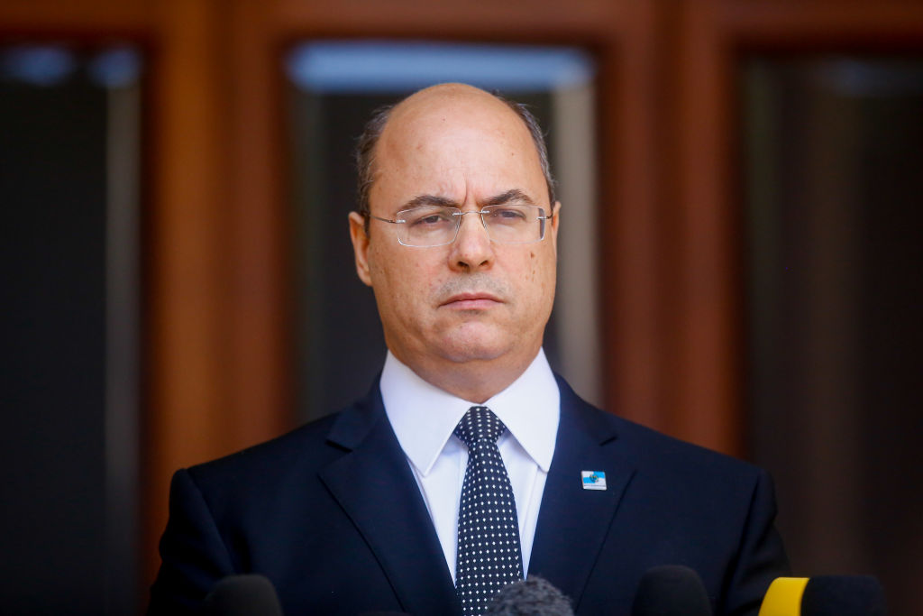 Wilson Witzel é afastado do governo do Rio de Janeiro e web reage; confira
