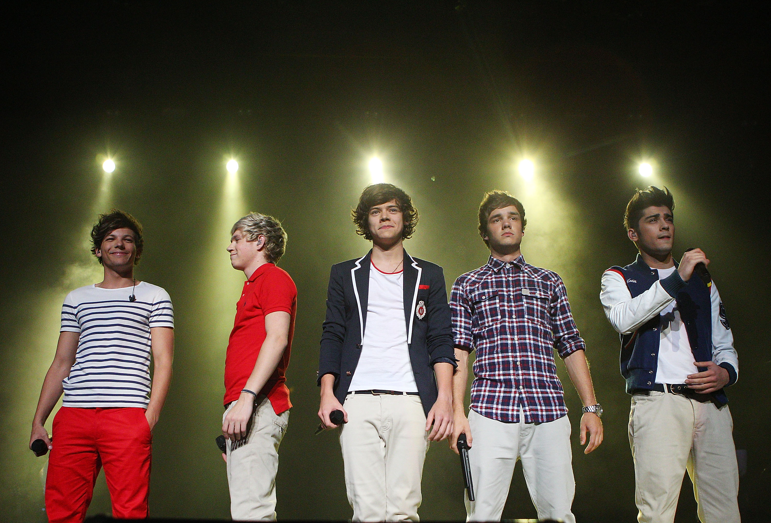 One Direction irá lançar novas versões de singles em celebração aos 10 anos do grupo