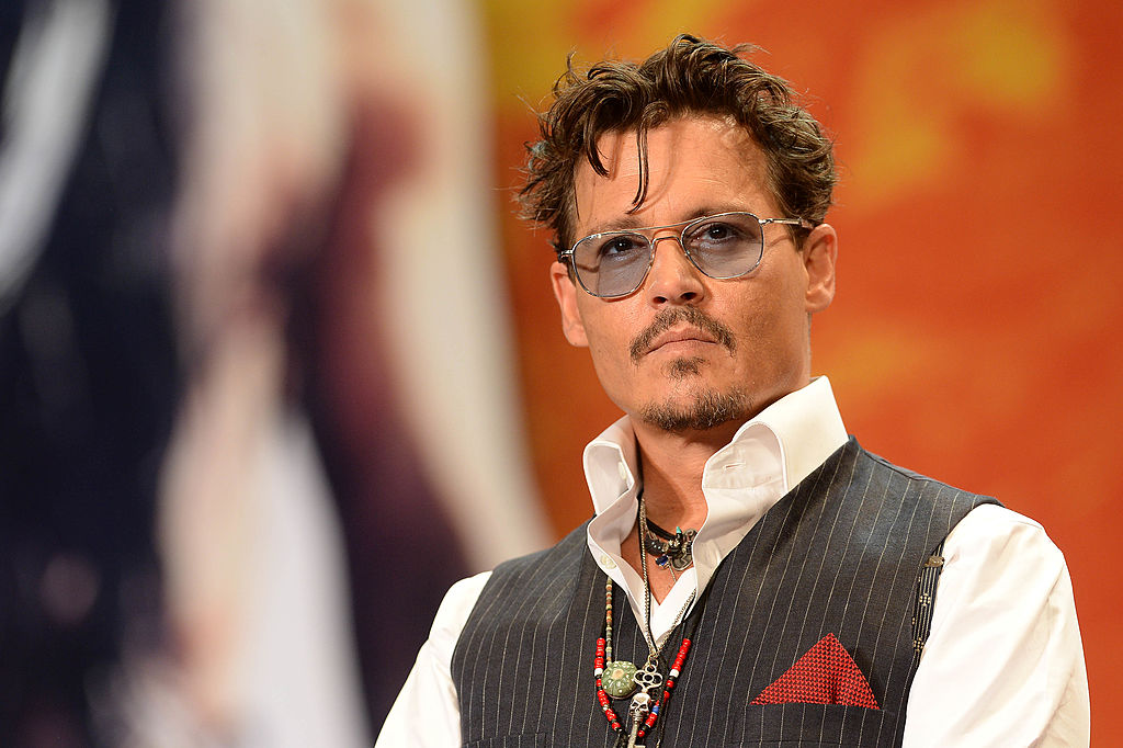 Johnny Depp acusa ex-esposa de traições e mentiras sobre agressão