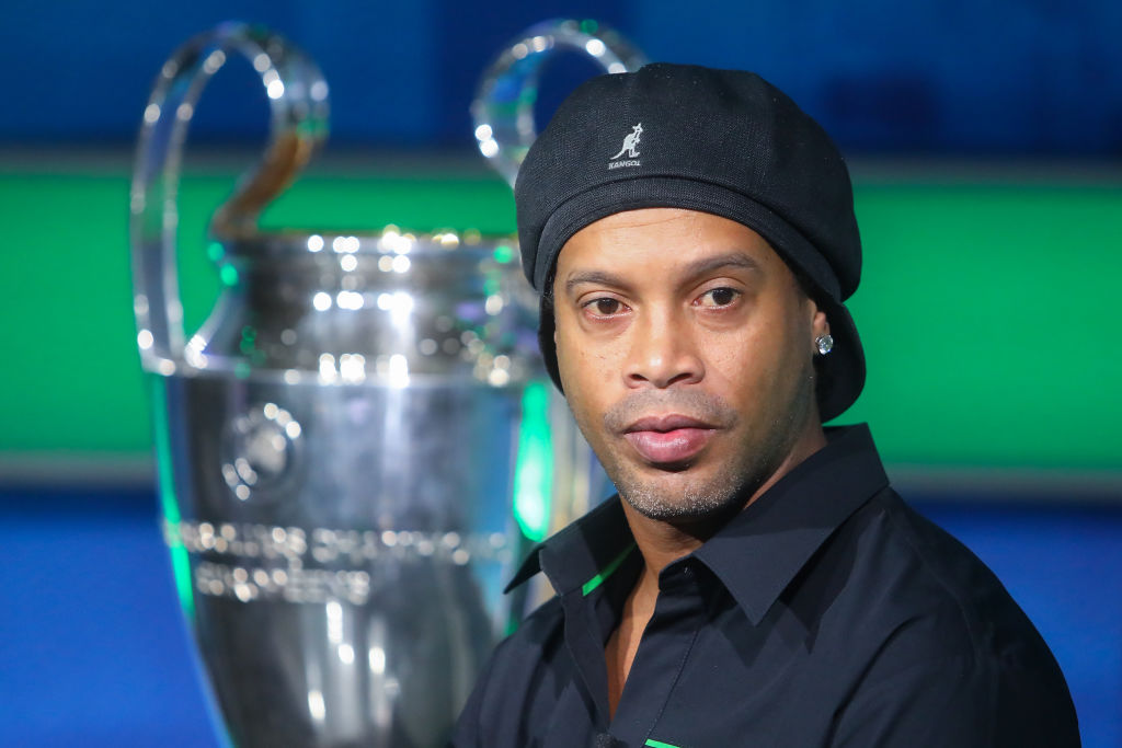 Ex-noiva de Ronaldinho Gaúcho dá detalhes sobre trisal que mantinha com o jogador
