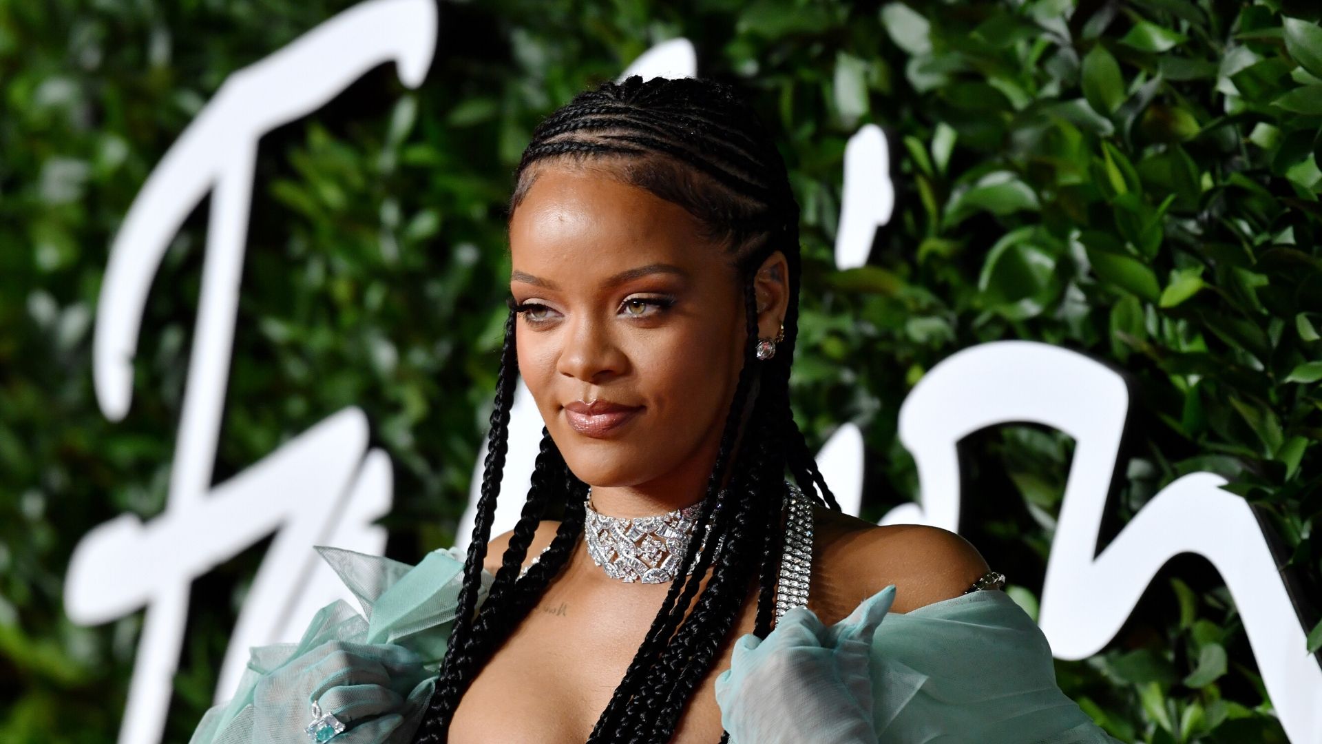 Marca de Rihanna ganha prêmio no The British Fashion Awards