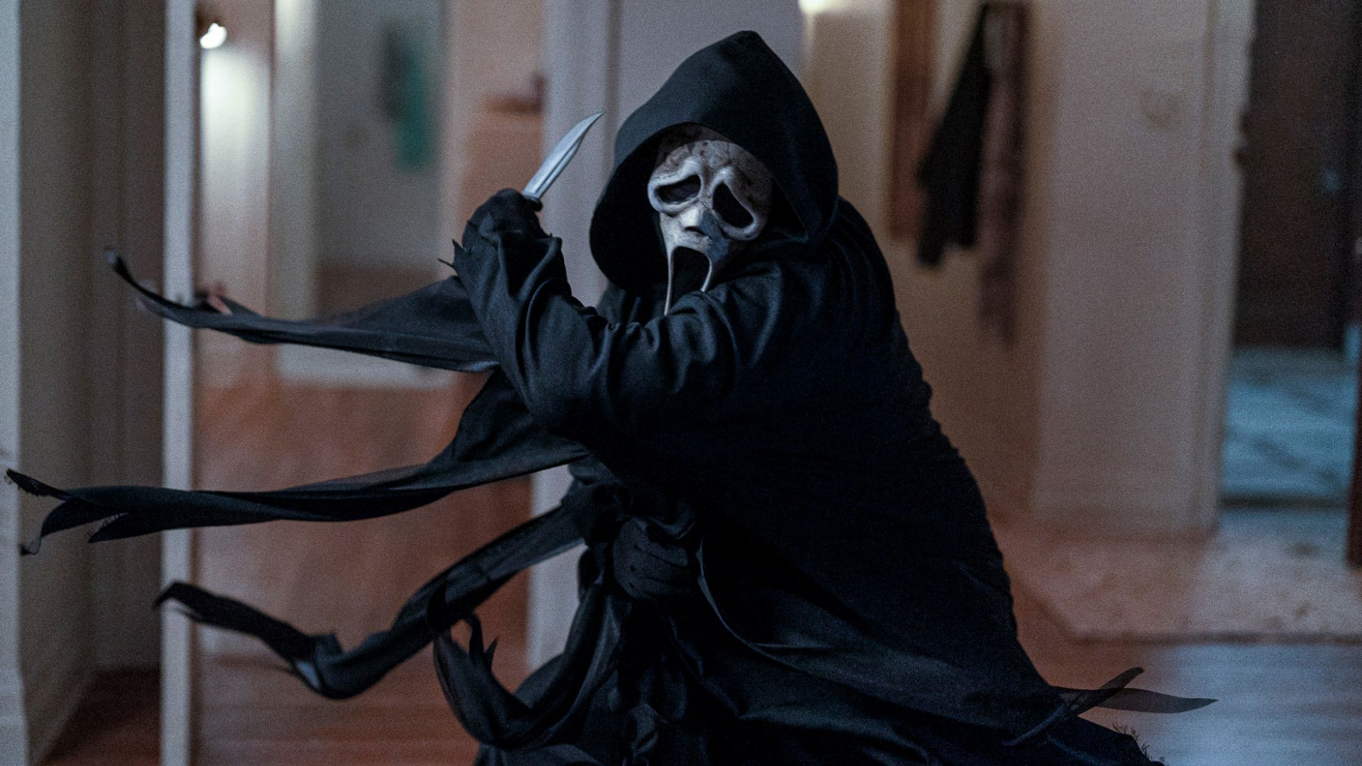 Ghostface surge em imagem inédita de “Pânico 6”; confira