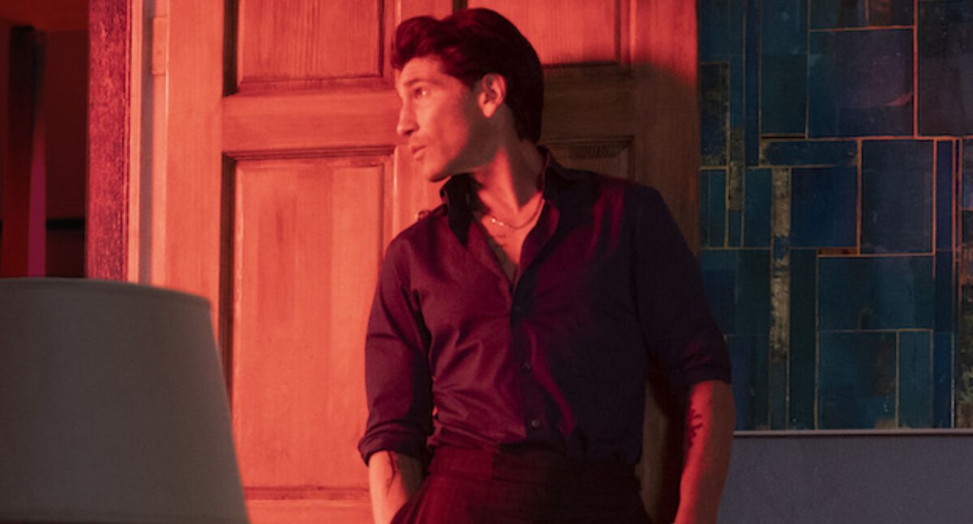 “Gigolô Americano” ganha novo trailer com Jon Bernthal fazendo programa; assista