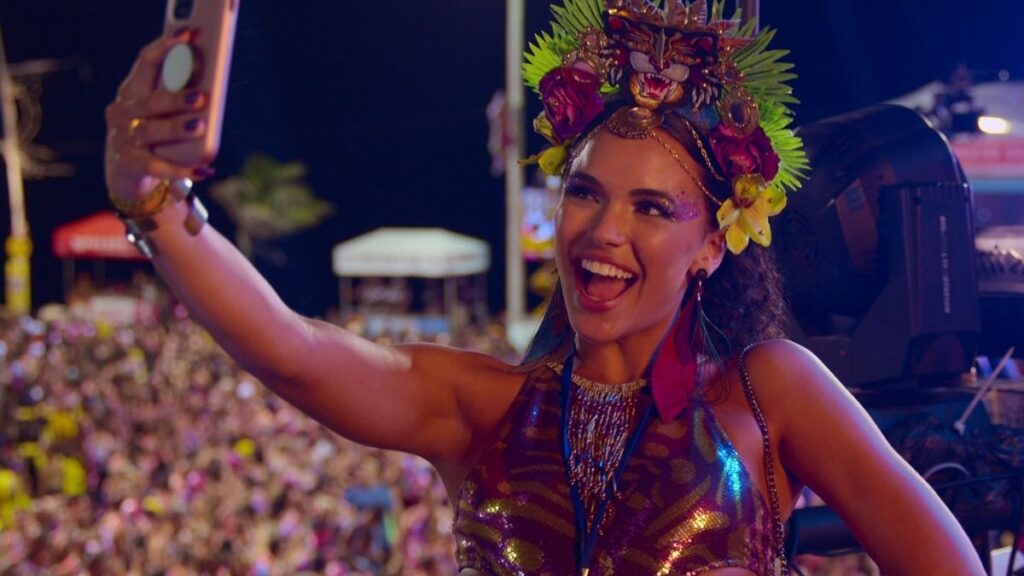 Em entrevista, Giovana Cordeiro fala sobre amizade e idealizações das redes sociais em “Carnaval”