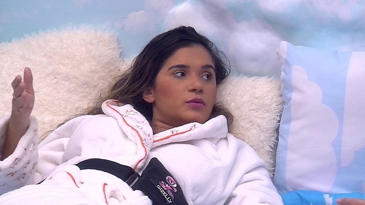BBB20: Gizelly reflete sobre confinamento: ‘A gente nunca sabe quem está certo e quem está errado’