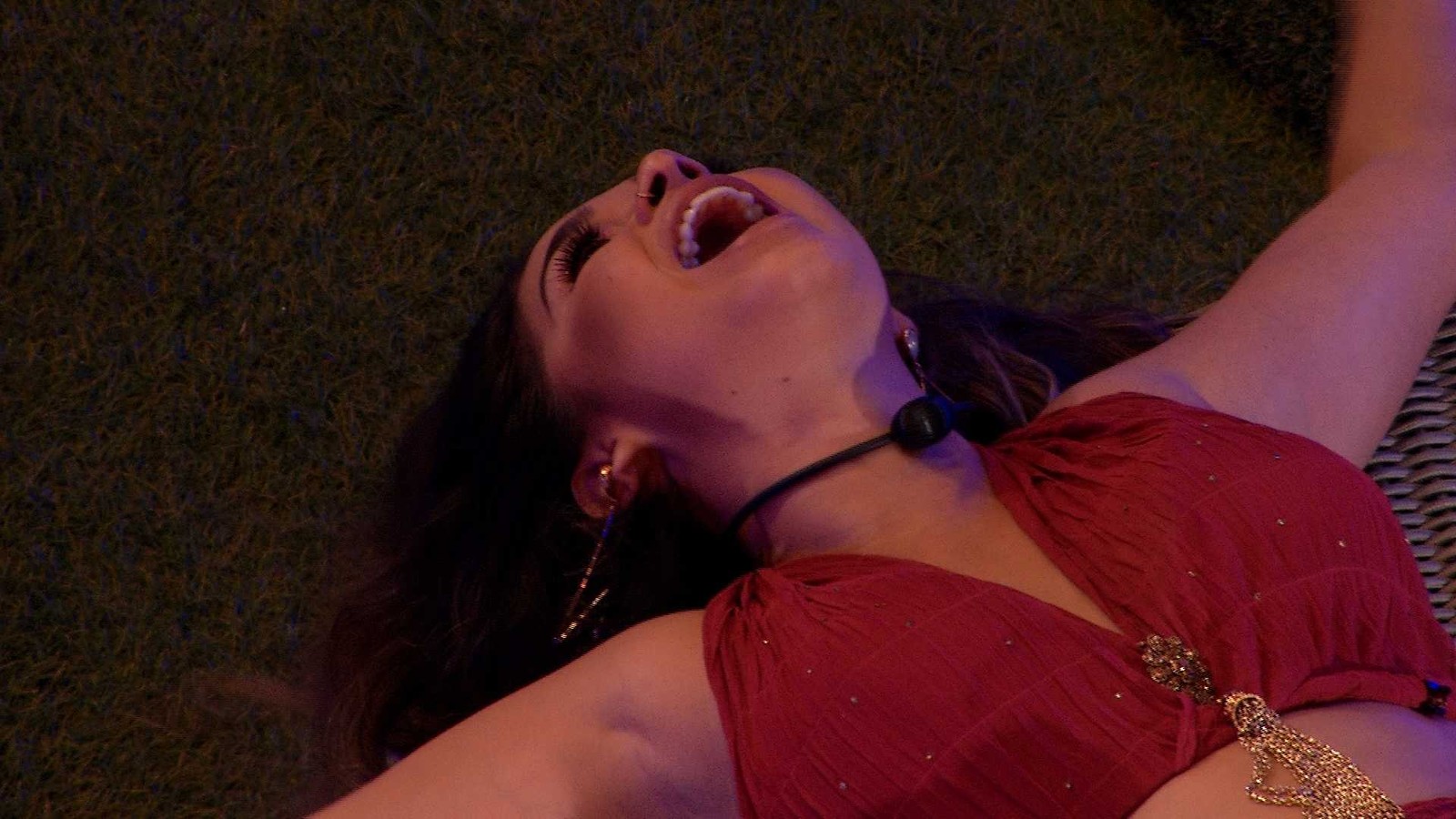 BBB20: Gizelly se declara para Marcela e rebate fala de Tiago Leifert: ‘Voce não sabe de nada! Fadas existem’