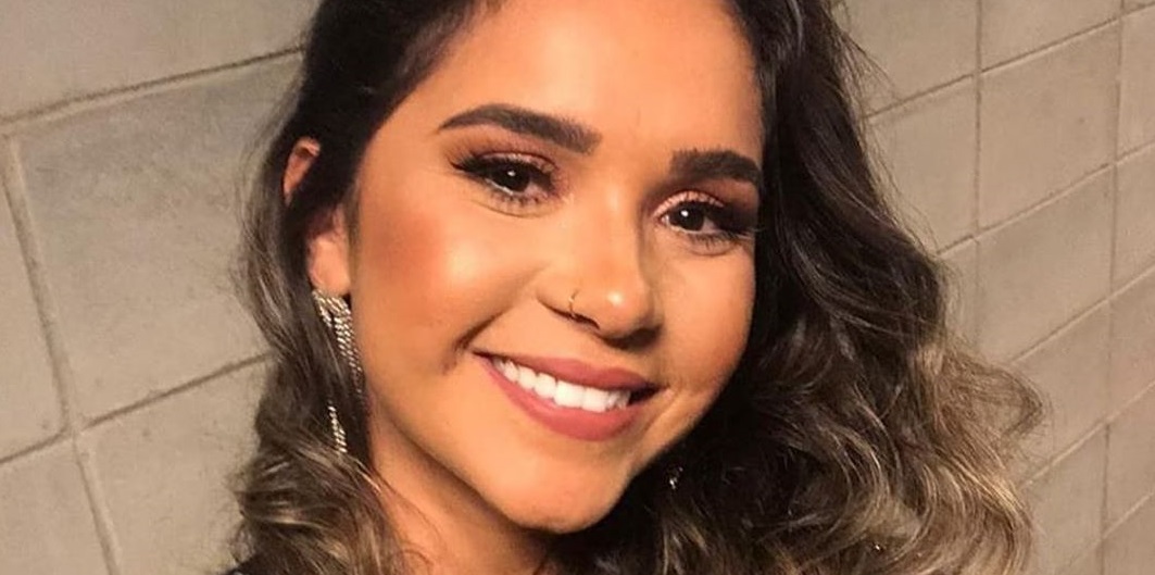 Ex-BBB Gizelly Bicalho fala sobre a possível entrada na política