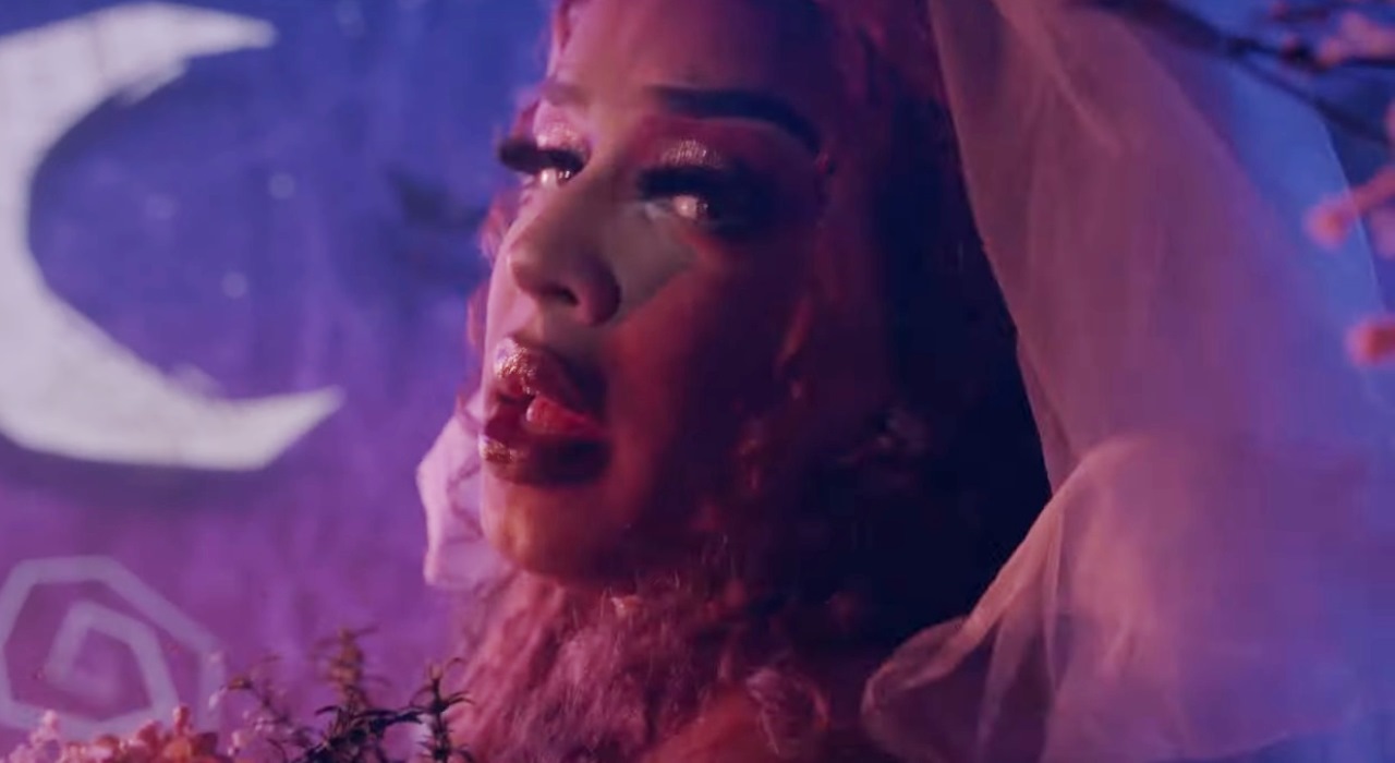 Gloria Groove se casa em novo clipe ao lado de Baco Exu do Blues e Hiran
